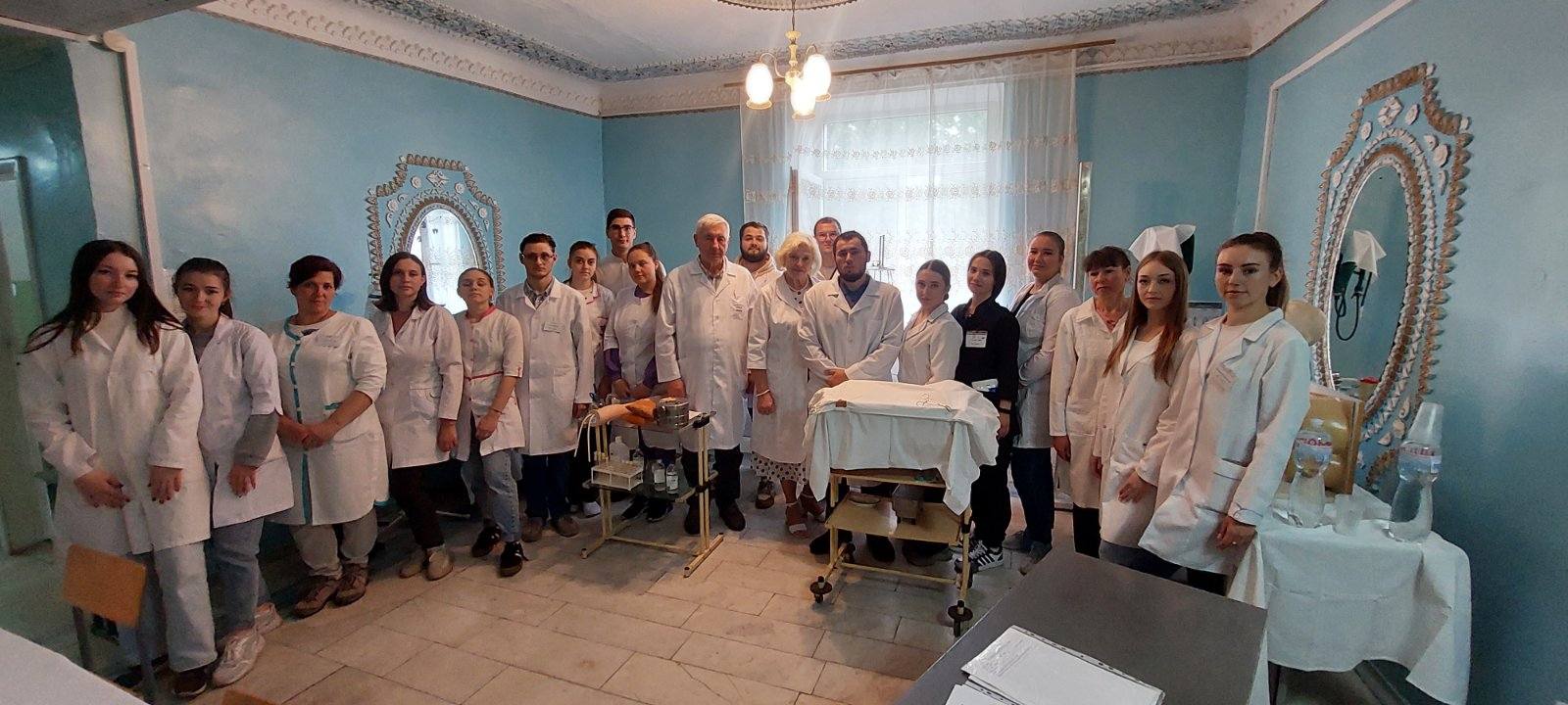 У медичному коледжі випускники здавали державний іспит з практичних навичок