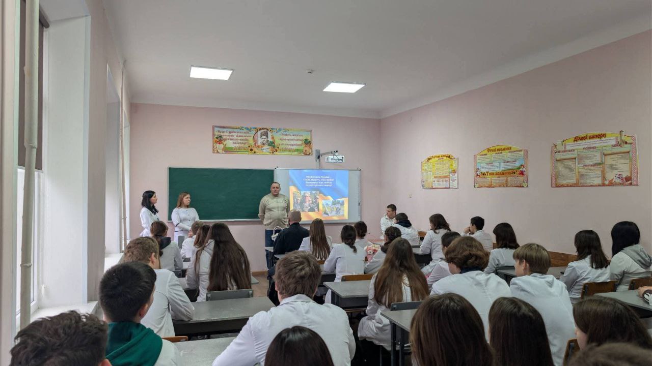 День Зброїних Сил та День Волонтера